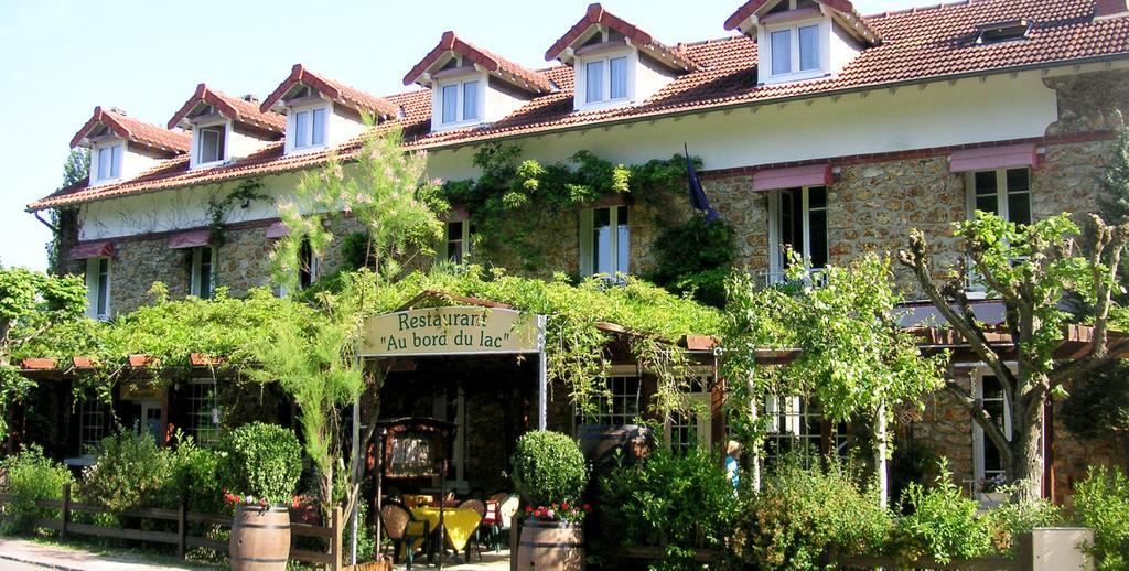 ホテルAu Bord Du Lac Saint-Rémy-lès-Chevreuse エクステリア 写真