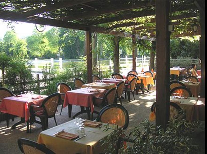 ホテルAu Bord Du Lac Saint-Rémy-lès-Chevreuse エクステリア 写真