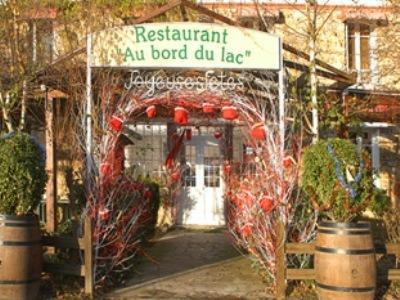 ホテルAu Bord Du Lac Saint-Rémy-lès-Chevreuse エクステリア 写真